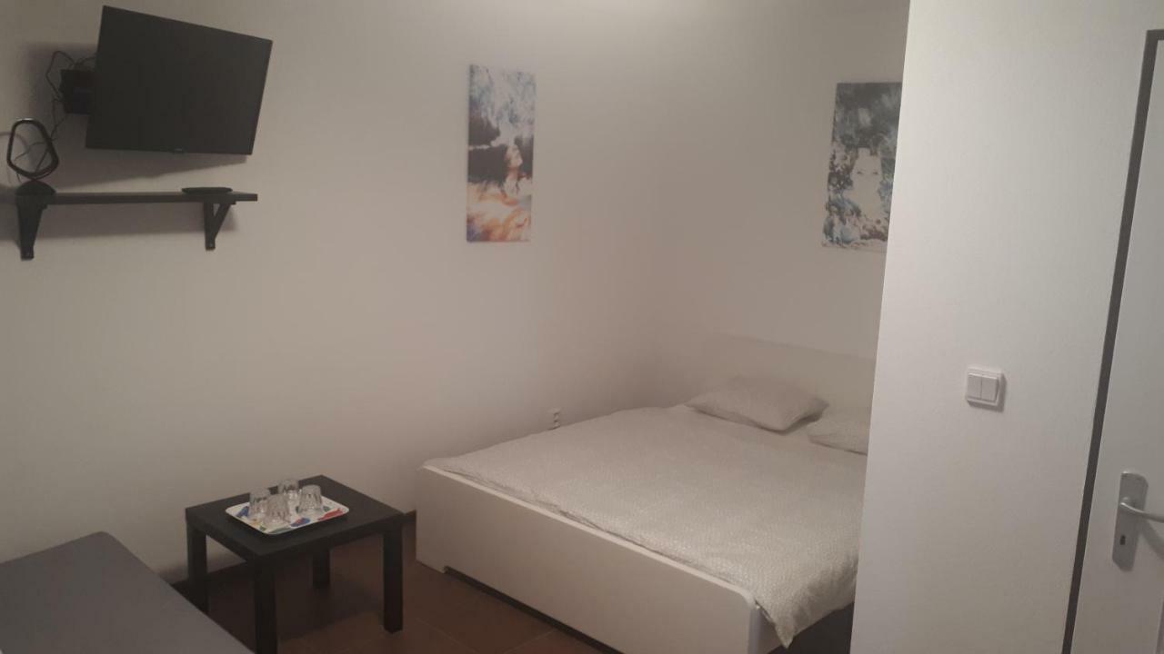 Apartman - Sukromie V Meste 브라티슬라바 외부 사진